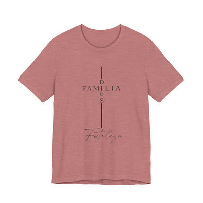 Camiseta Unisex “Dios, Familia, Fortaleza” – Mensaje Cristiano de Fe y Unidad