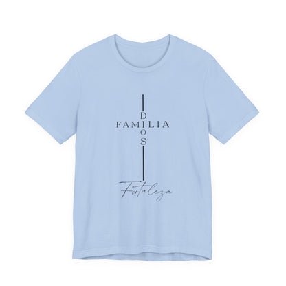 Camiseta Unisex “Dios, Familia, Fortaleza” – Mensaje Cristiano de Fe y Unidad